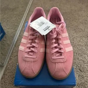 adidas gazelle silver green womens Adidas Unisex Bermuda Glow Pink / Clear Pink / Gum Low Top Sneakers